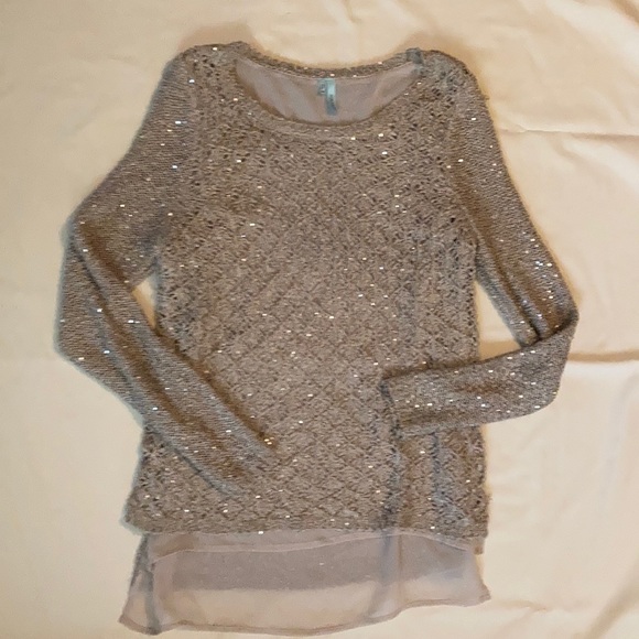 Beige layered look sweater. Size M - Picture 1 of 2